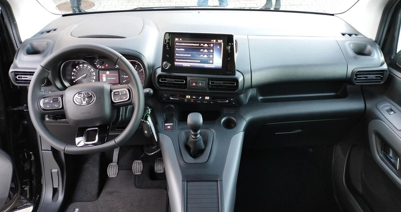 Toyota Proace City Verso cena 147000 przebieg: 4, rok produkcji 2023 z Międzybórz małe 191